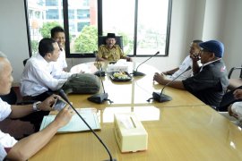 Wali Kota Bandarlampung audiensi dengan ANTARA Page 1 Small