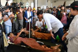 Presiden jenguk korban gempa di RS darurat