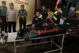 Potongan tubuh serupa punggung dievakusi dari Tanjung Karawang