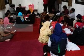 100 Warga Korban Bencana Gempa-Tsunami Palu Mengungsi di Surabaya