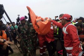 Potongan tubuh serupa punggung manusia dievakuasi