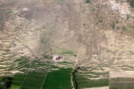 Tanah bergerak akibat gempa Sulteng  7,4 SR