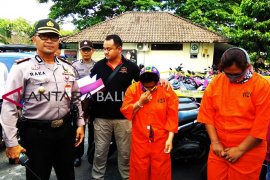 Polsek Ubud tahan dua ibu gelapkan 51 motor