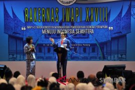 PRESIDEN BUKA RAKERNAS IWAPI Page 1 Small