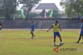 Tiga pemain pilar Persis absen lawan Semen Padang
