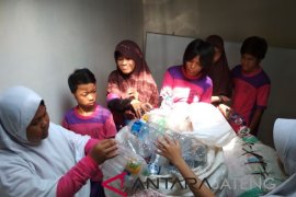 Siswa SLB Kudus bersedekah sampah untuk korban gempa Palu (VIDEO)