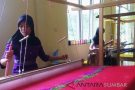 Songket Unggan dipasarkan ke Payakumbuh dan Bukittinggi