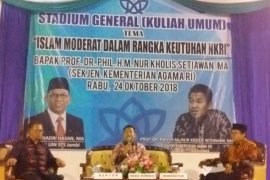 Sekjen Kemenag berikan kuliah di UIN Jambi
