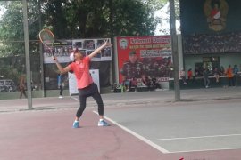Tenis beregu putri kalahkan Kepri