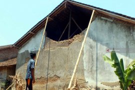 Magnitude 5.2 Quake Hits Lebak