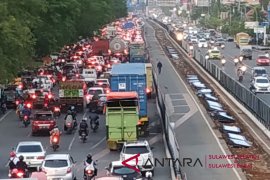 Pengendara: proyek tol layang Makassar penyebab macet