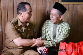 Peringati HUT Korpri Bupati HSS kunjungi para purna tugas