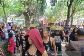 Seniman asal Luar Negeri Ikut Pagelaran Seni di Kediri (Video)