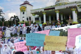 Ratusan paramedis di Tanjungbalai tuntut kesejahteraan