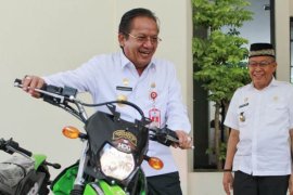 Harley Group serahkan 4 motor trail kepada Gubernur Sulteng