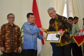 Jateng raih penghargaan dari Komisi Informasi Pusat