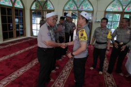 Kapolres lepas Polisi Santri gelombang XXII