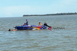 Tim penyelam temukan "tug boat" Fontunsius posisi miring kiri