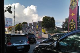 Oscar Harris pukau warga kota Ambon