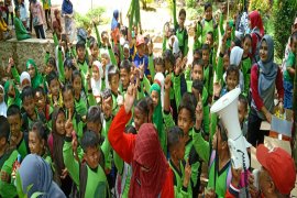 SDN 2 Syamsudin Noor ajak murid belajar di alam terbuka