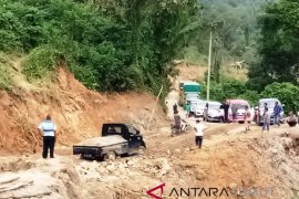 Badan Jalinsum Batu Jomba terancam putus total