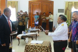 Bupati Mimika berhentikan Ausilius You dari jabatan sekda