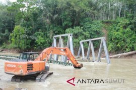 Jembatan Balley Tambangan hanyut