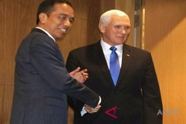 Mike Pence tantang Trump dalam pilpres 2024