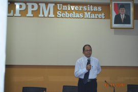 UNS tingkatkan produktivitas pusat studi