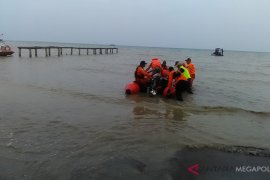 Ubur-ubur mengecoh tim gabungan penyisir permukaan laut