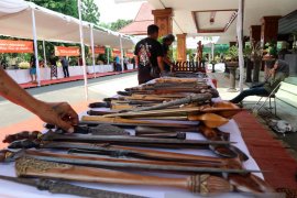 Seribuan Pusaka Dipamerkan pada Festival Pusaka Nusantara Bojonegoro (Video)