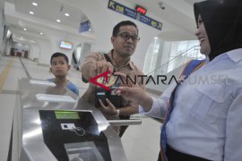 Pemberlakuan pembayaran non tunai LRT Palembang Page 3 Small