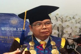 STP Bali wisuda 606 mahasiswa (video)