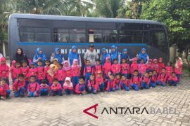 Siswa Raudhatul Athfal belajar langsung di alam