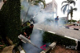 Cegah DBD Korem 011 Lilawangsa fogging lingkungan