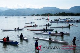 Lomba perahu katinting tradisional Page 2 Small