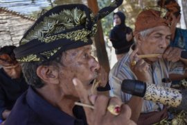 Musik Tradisional Genggong Lombok Page 1 Small