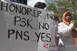 Aceh Besar "rumahkan" 1.700 tenaga honorer