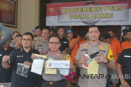 Polda Jambi sita satu kilogram kokain