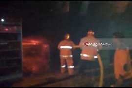 Toko Komputer di Kota Madiun Terbakar