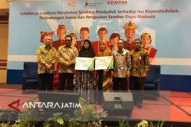 BPJS Ketenagakerjaan Malang Serahkan Klaim Santunan Peserta Meninggal Rp320,1 Juta