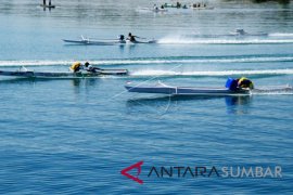 LOMBA PERAHU KATINTING TRADISIONAL Page 1 Small