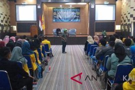 Hundreds students agree to save South Kalimantan water