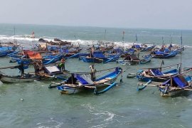 Nelayan Cianjur terpaksa tak melaut akibat cuaca ekstrem