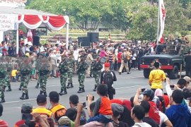Ribuan Peserta Ramaikan "Parade Surabaya Juang"