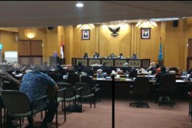 Penetapan APBD Surabaya 2019 Diwarnai Aksi "Walk Out" Legislator FPKS