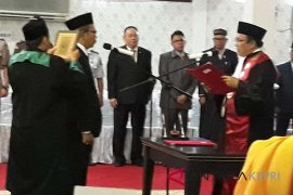 Yusuf Sirat jabat Ketua  DPRD Karimun