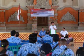 Bupati Klungkung ingatkan pegawai mengenai bahayanya konflik sosial