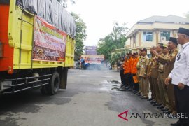 Bantuan Pemkab HST untuk korban Palu dikirim melalui Samarinda