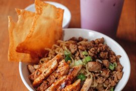 Lezatnya Mie Ayam Keriting Pontianak di Waroeng Western